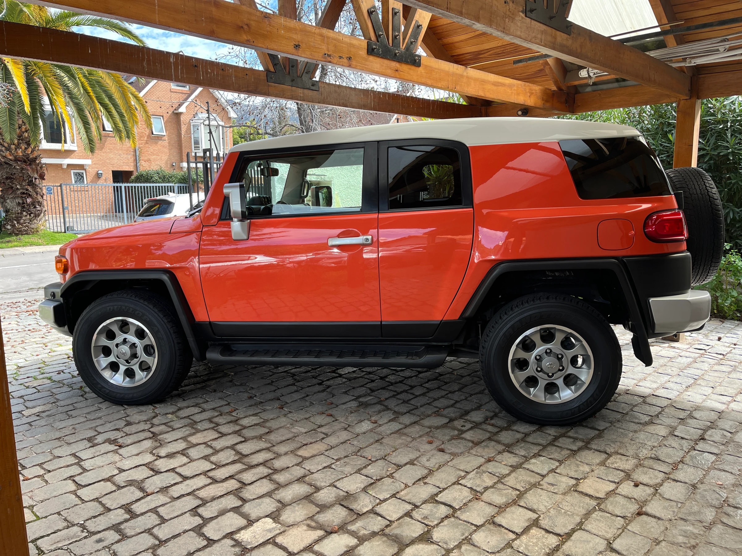 TOYOTA FJ Cruiser - 5