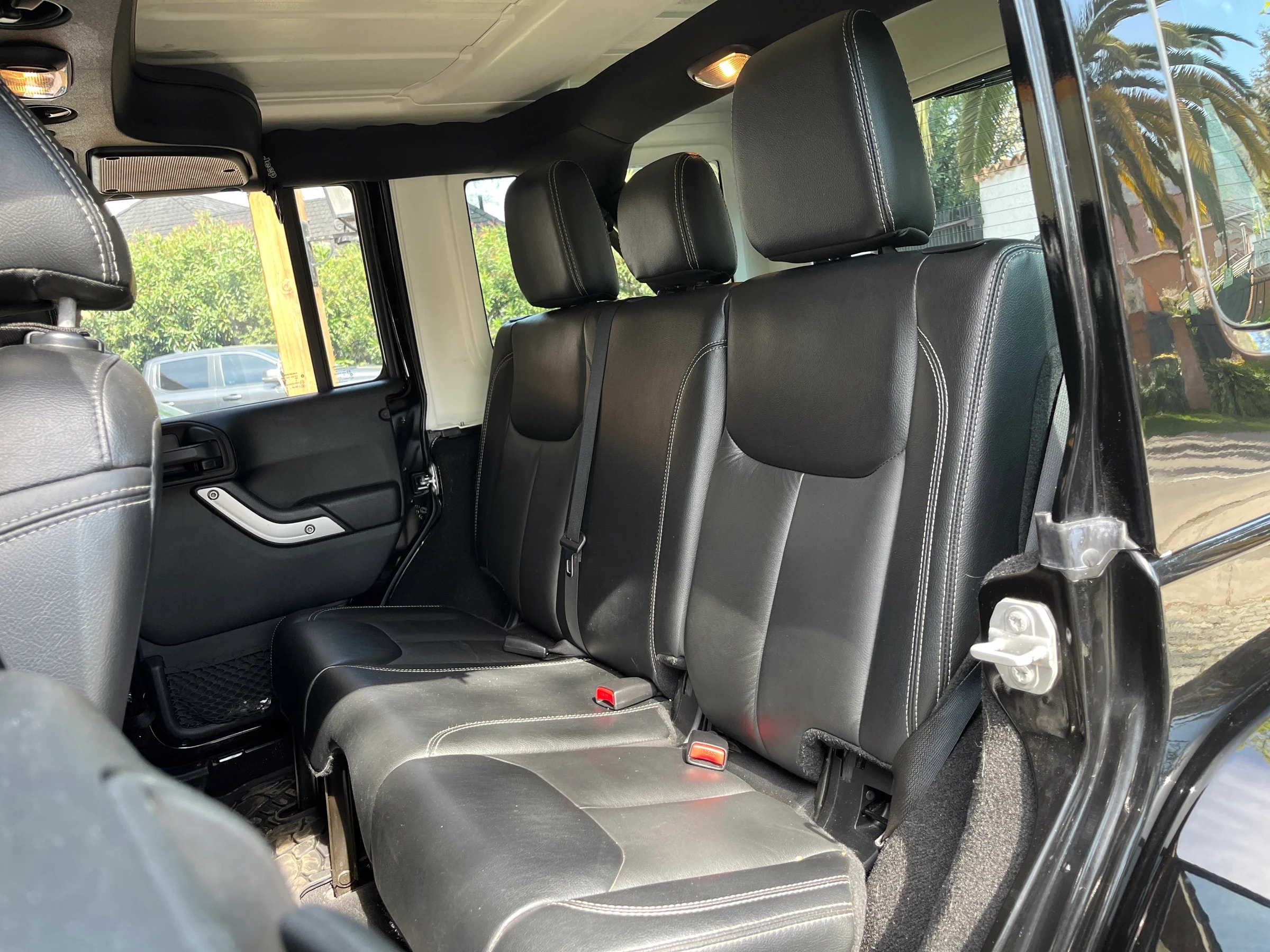 Jeep Wrangler Sahara - 11